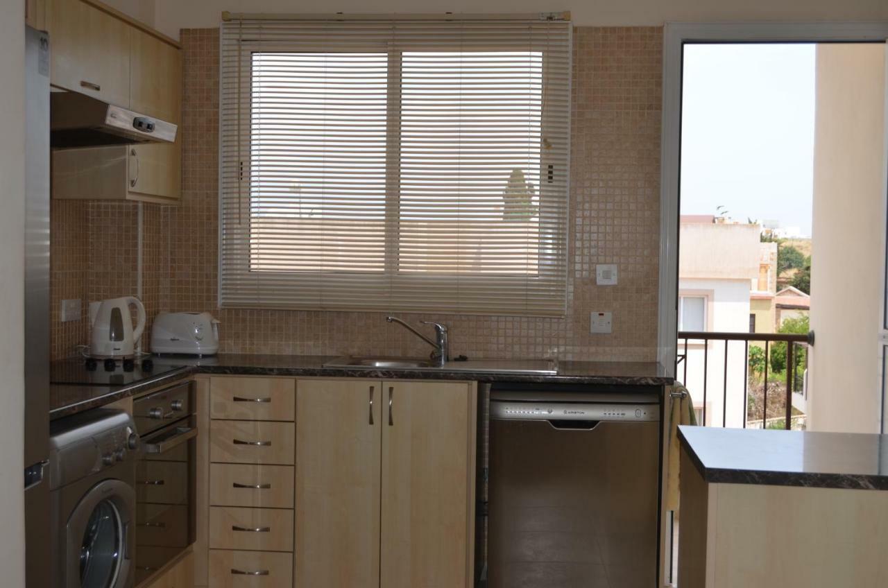 Caiti'S Place Apartment Paphos Exterior photo