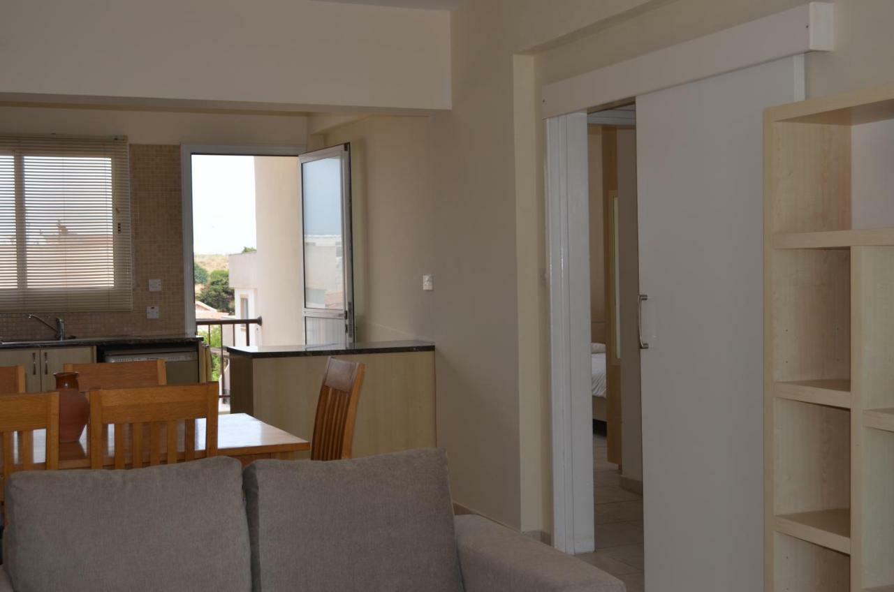 Caiti'S Place Apartment Paphos Exterior photo
